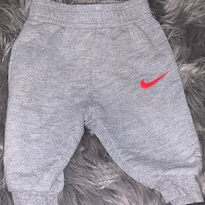4/$10 ❗️Baby Nike sweats